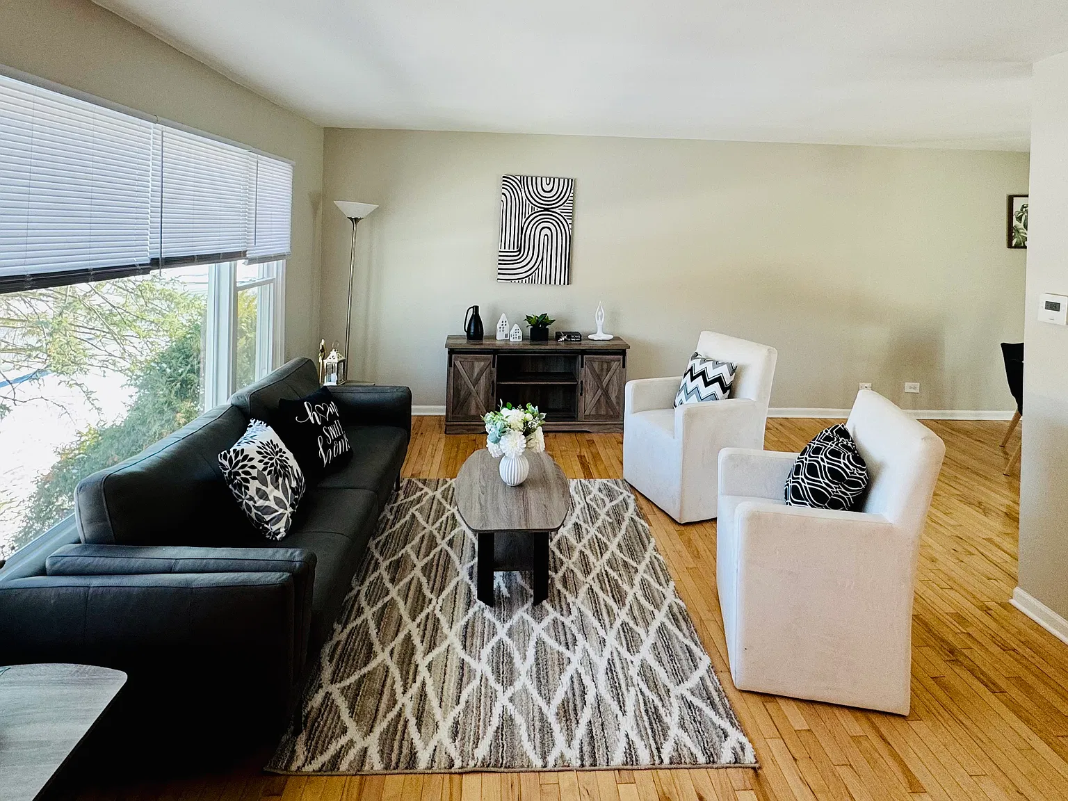6 bed, 2000 sqft, $875 — Photo 4