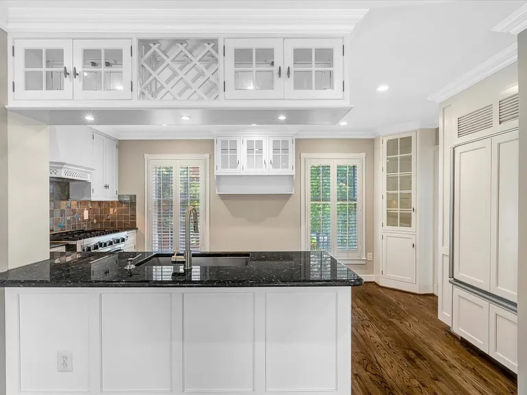303 S Union St — Photo 18