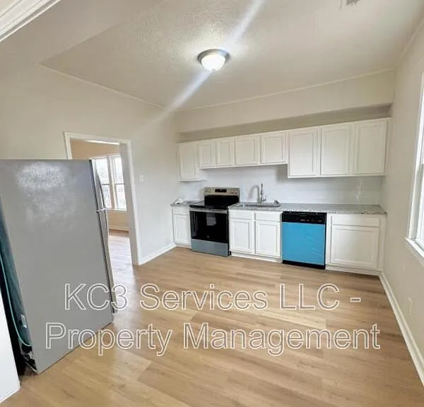 129 Brooklyn Ave — Photo 11
