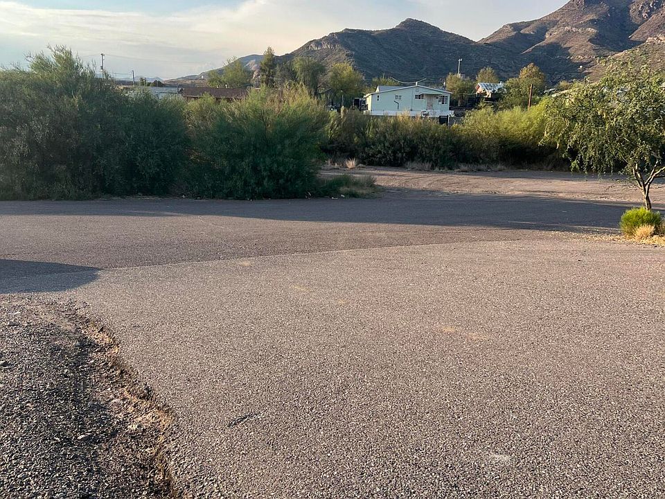 2nd image of 550 W US HIGHWAY 60 -- #5 & 6