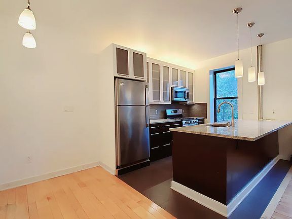 4th image of 325 1st St #B4