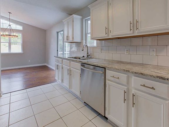 5th image of 55 Bay Haven Ct