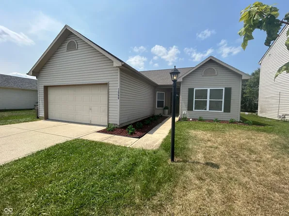 3060 Lakestream Dr, Columbus, IN 47201