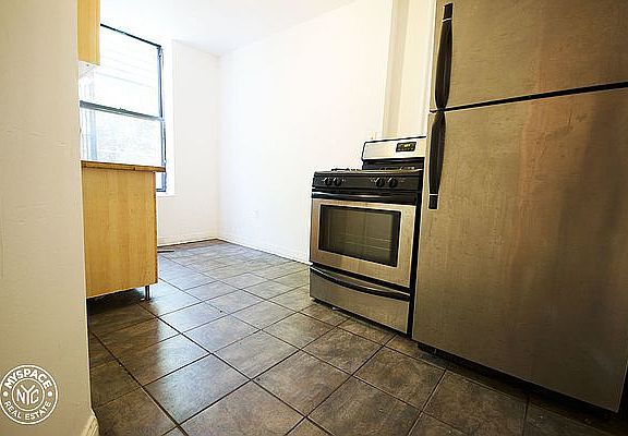 3rd image of 149 Starr St #1L