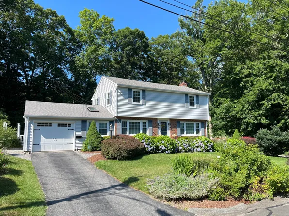 15 Schooner Drive, Stonington, CT 06355