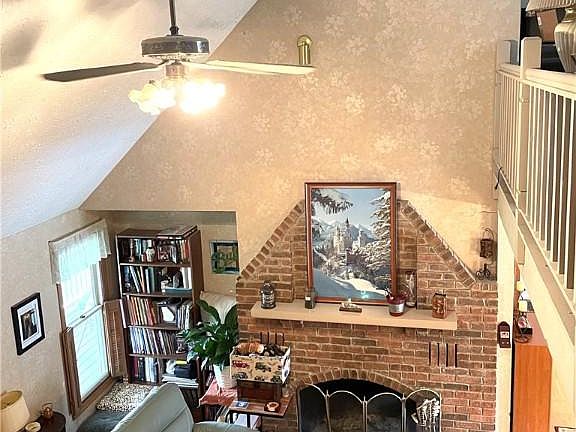 3rd image of 19130 Brookfield Dr