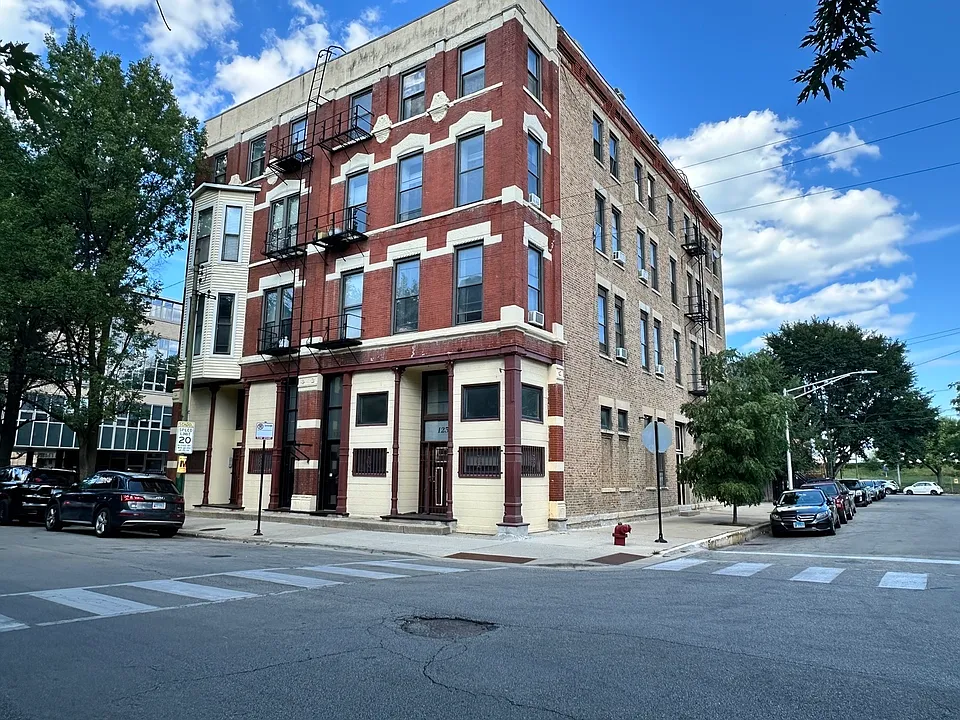 1239 N Noble St #2F