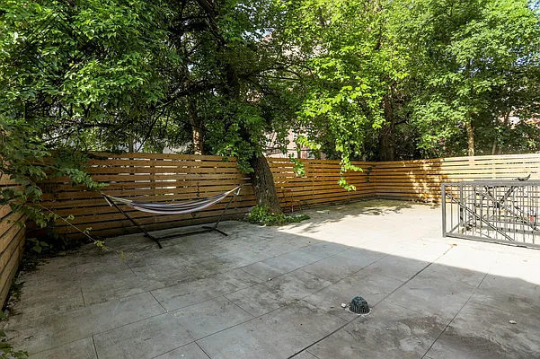 Rented by Pinn Realty | media 49