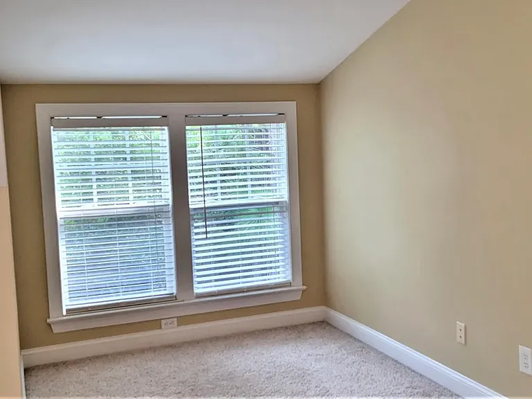 3 Shenecossett Ln — Photo 35