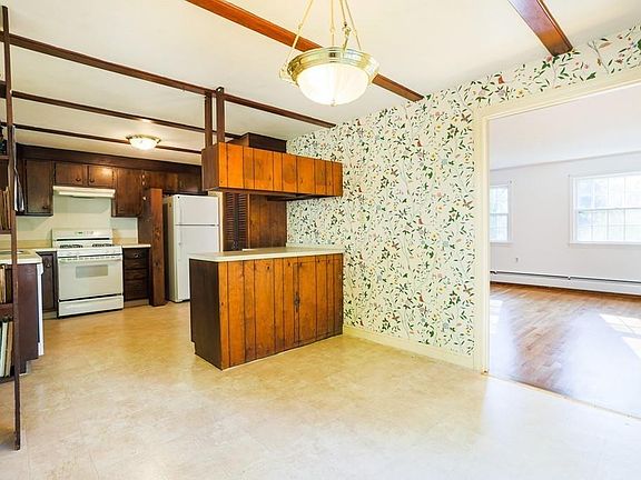 3rd image of 107 W Shore Dr #0
