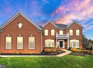 25695 Donerails Chase Dr, Chantilly, VA