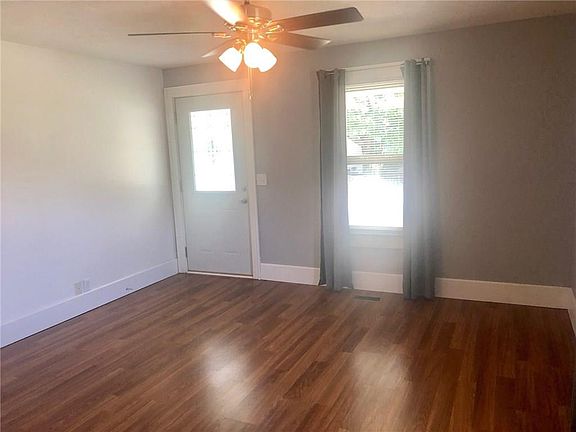 3rd image of 1913 Knox Dr