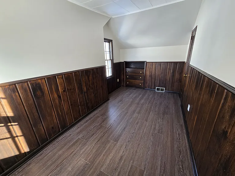 1305 Collegewood St — Photo 6