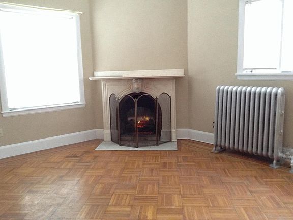 Much Light in this spacious Living Room!  