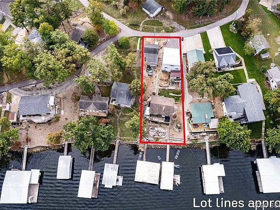 2nd image of 33060 Fairglen Rd