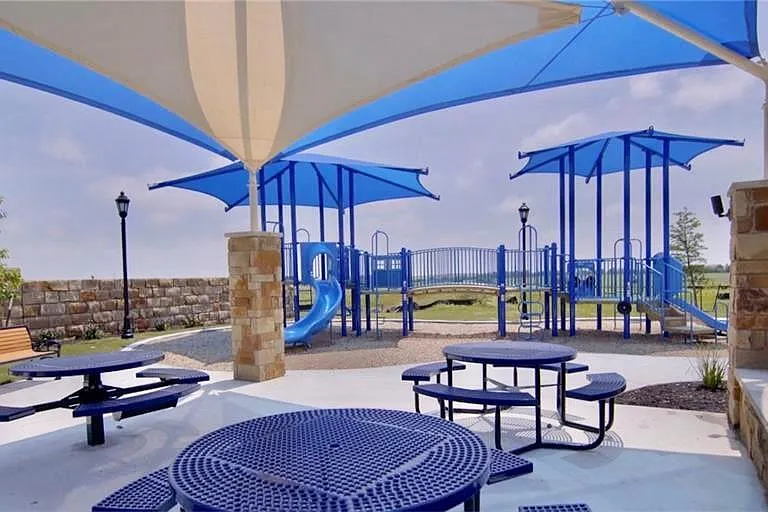 18325 Urbano Dr — Photo 28
