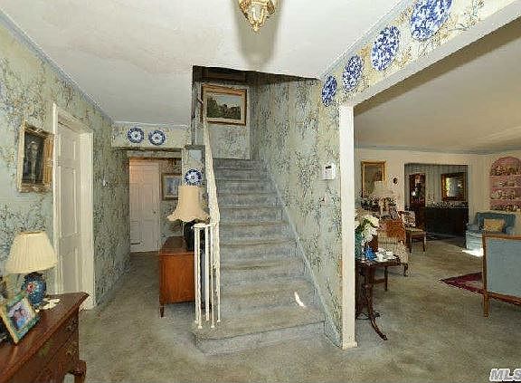 4th image of 67 Vanderlyn Dr