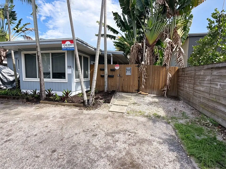 918 NE 17th Ter #2