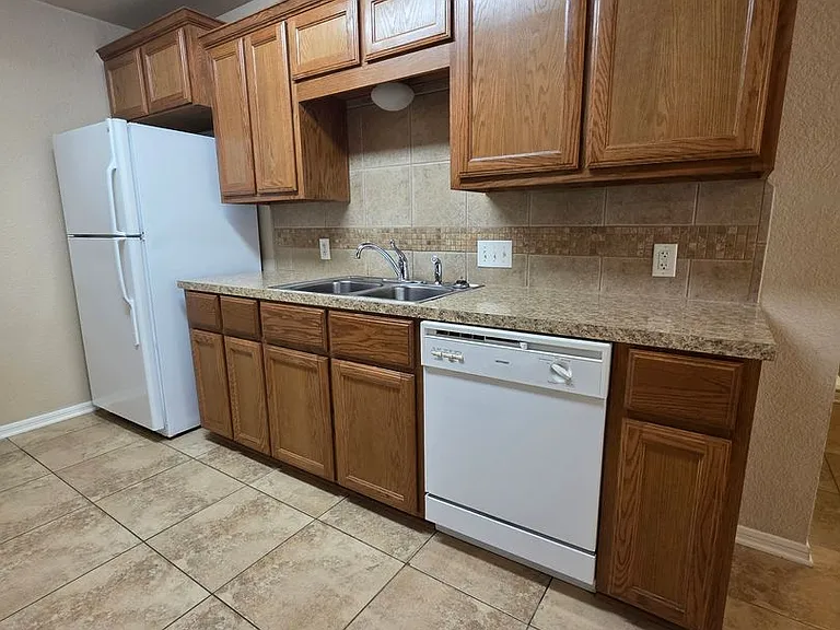 5804B Aquarius Dr — Photo 8