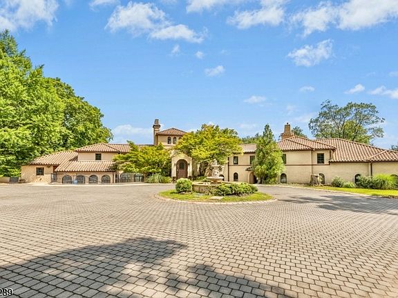 5th image of 50 Rock Spring Rd