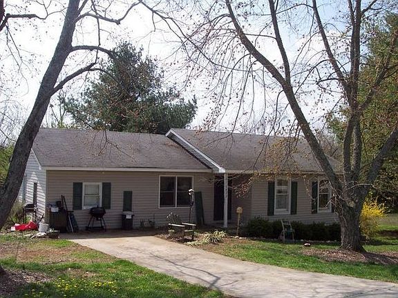 2nd image of 5622 Bradley Ln