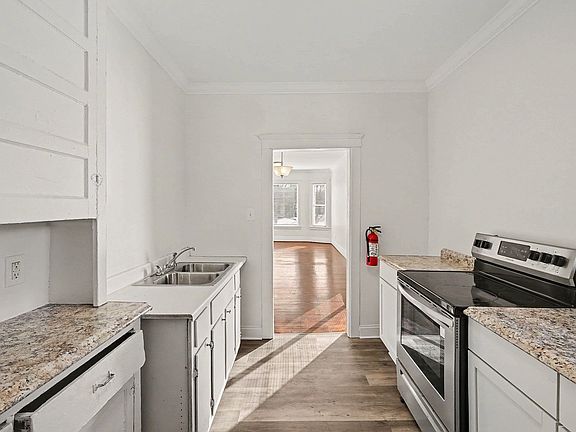 5th image of 689 E Kirby St #1