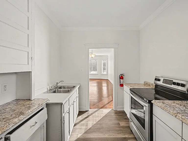 689 E Kirby St #1 — Photo 5
