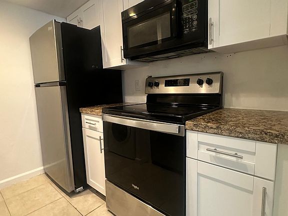 4th image of 10206A Twin Lakes Dr #15-B