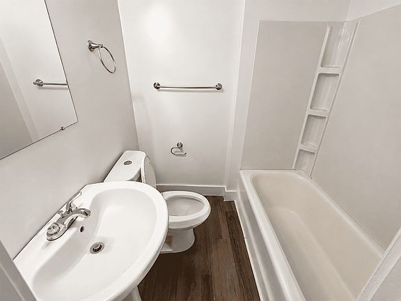 5th image of 361 Fountain Ave #361