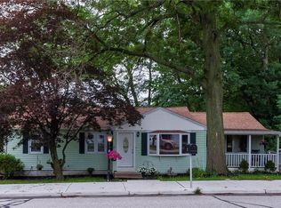 2 Tunmore Rd, Greenville, RI 02828