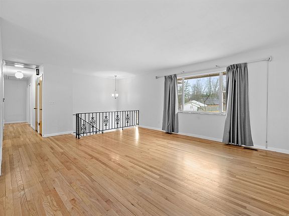 5th image of 200 Highland Dr