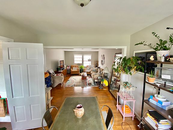 2nd image of 2848 Thornhill Rd