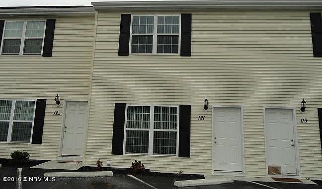 1st image of 121 Fisher St