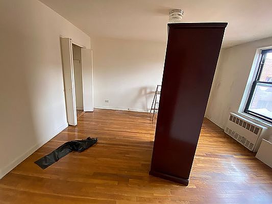 3rd image of 41-12 Parsons Blvd #324