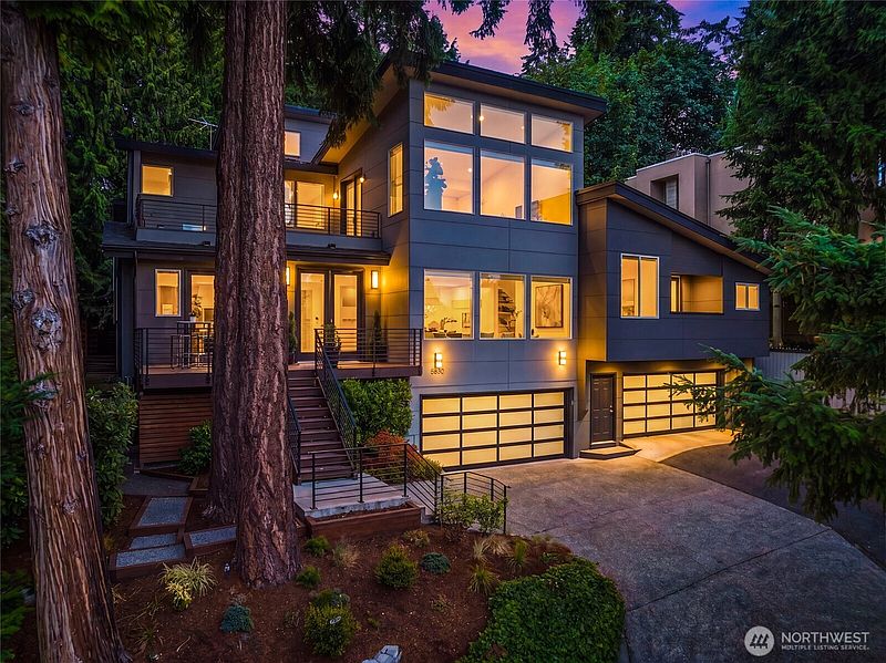4th image of 5830 W Mercer Way