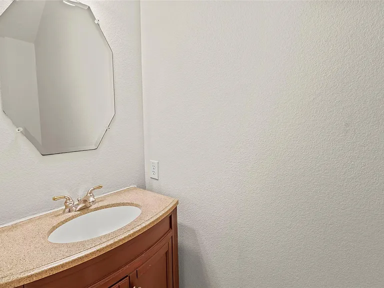 20510 Pioneer Bend Ct — Photo 25