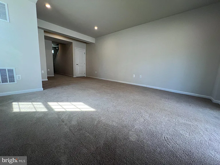 526 River Rd — Photo 10