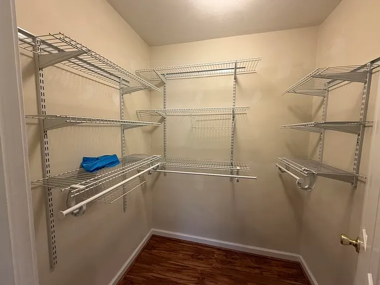1410 Ashford Ct — Photo 13