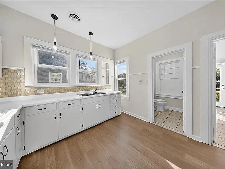 615 W 13th St — Photo 4