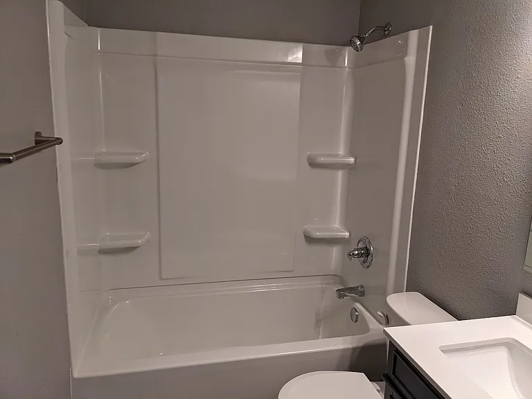 109 Ludland Dr #7 — Photo 2