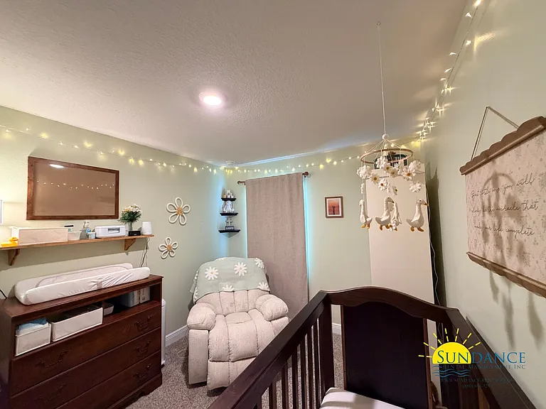 1015 McLaren Cir — Photo 20