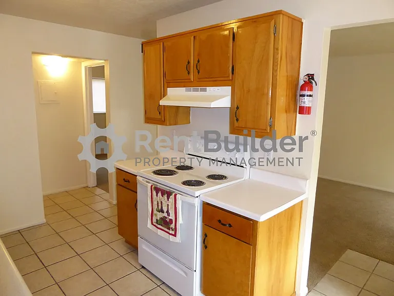 205 Vassar Dr SE — Photo 4