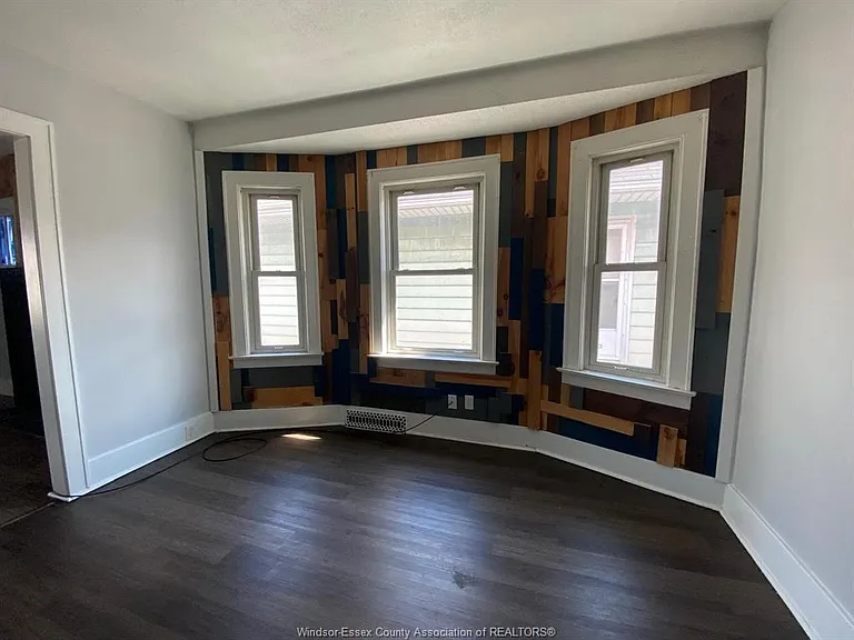 781 Gladstone Ave — Photo 8