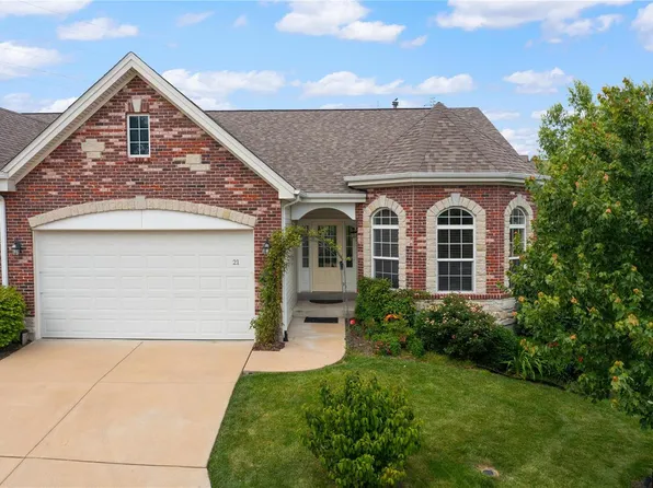 21 Lindbergh Place Ter, Saint Louis, MO 63146