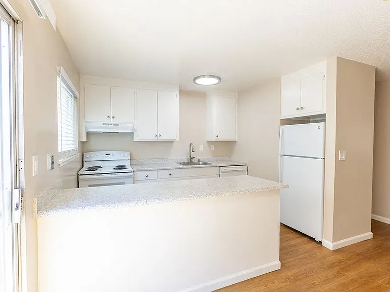 Deodar Townhomes — Photo 43
