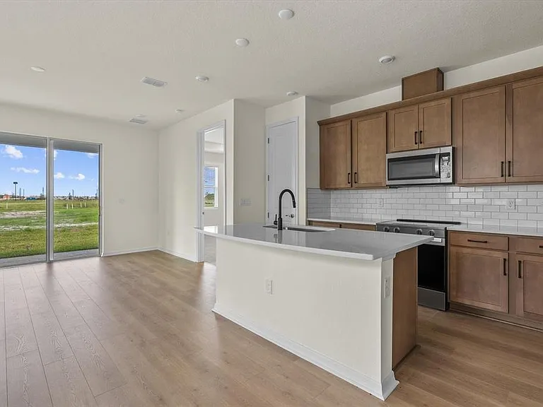 7562 Sea Oak Ct — Photo 10