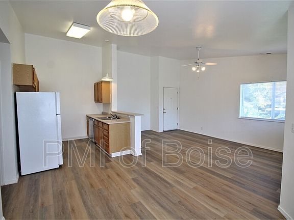 4th image of 9124 W Michele Ct APT 201