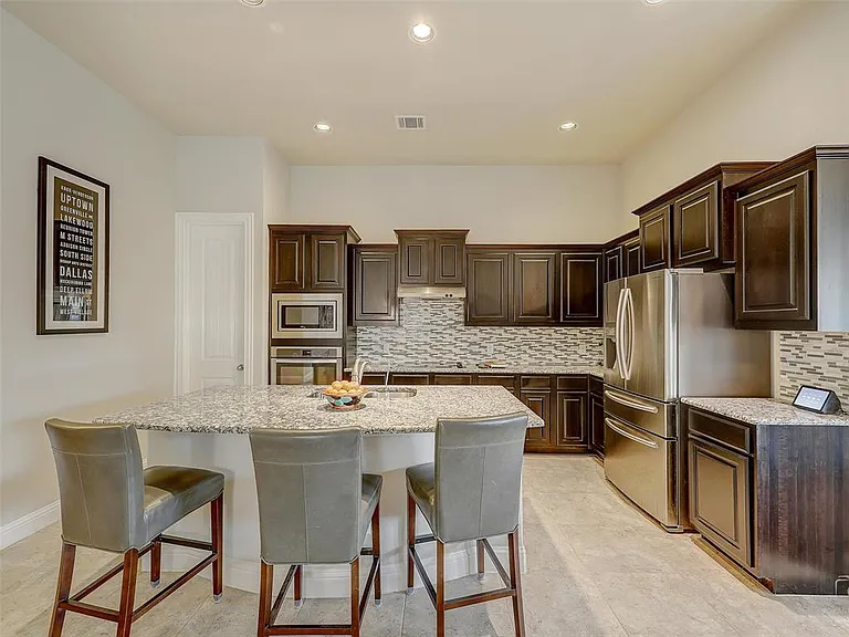 11709 Parade Dr — Photo 44