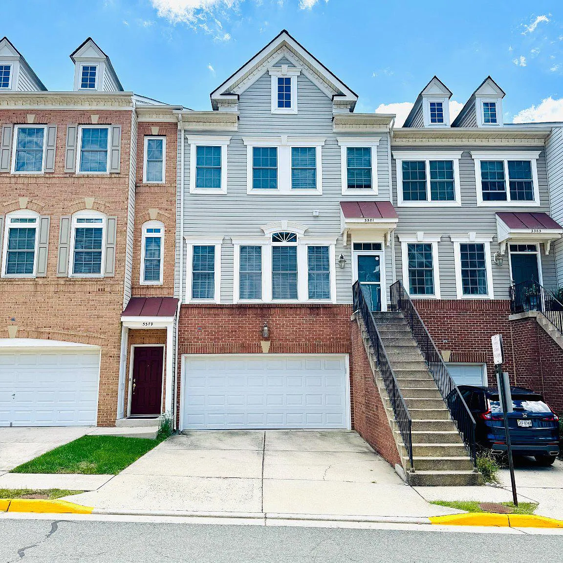 3 bed, 5.0 bath, 2365 sqft, $3,600 — Photo 2