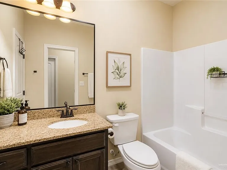 2912 Fuerte Ave — Photo 6